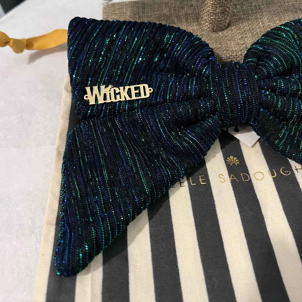 EARTH SHIMMER LEE SADOUGHI X WICKED NWT AUTHENTIC ELPHABA BOW BARRETTE - Picture 6 of 12